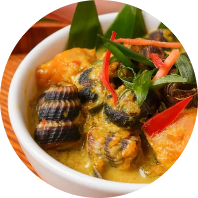 Semangkuk siput sedut masak lemak dengan cili, dari Restoran Mak Kimbong di Bandar Baru Bangi