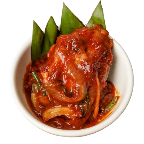 Ayam Masak Merah dari menu tengah hari Restoran Mak Kimbong