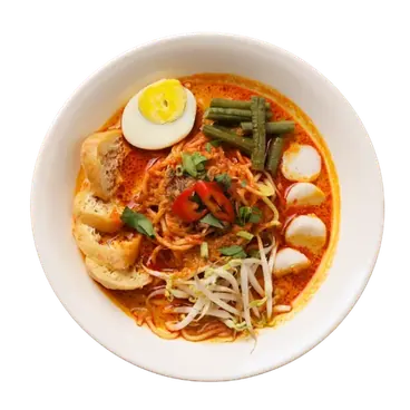 Semangkuk Mi Kari dengan telur rebus, tauge dan kacang panjang
