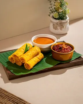 Roti jala dengan kari ayam dan sambal